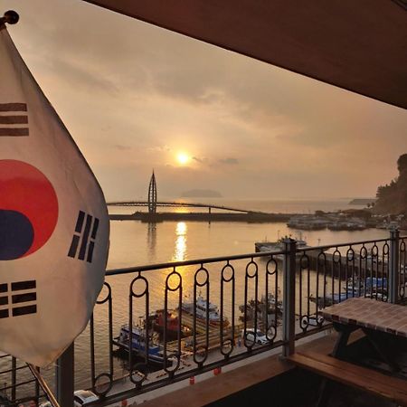 Seom Guesthouse ซอกวีโพ ภายนอก รูปภาพ