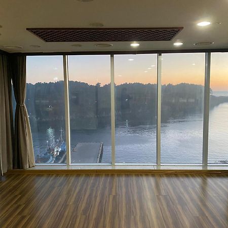 Seom Guesthouse ซอกวีโพ ภายนอก รูปภาพ