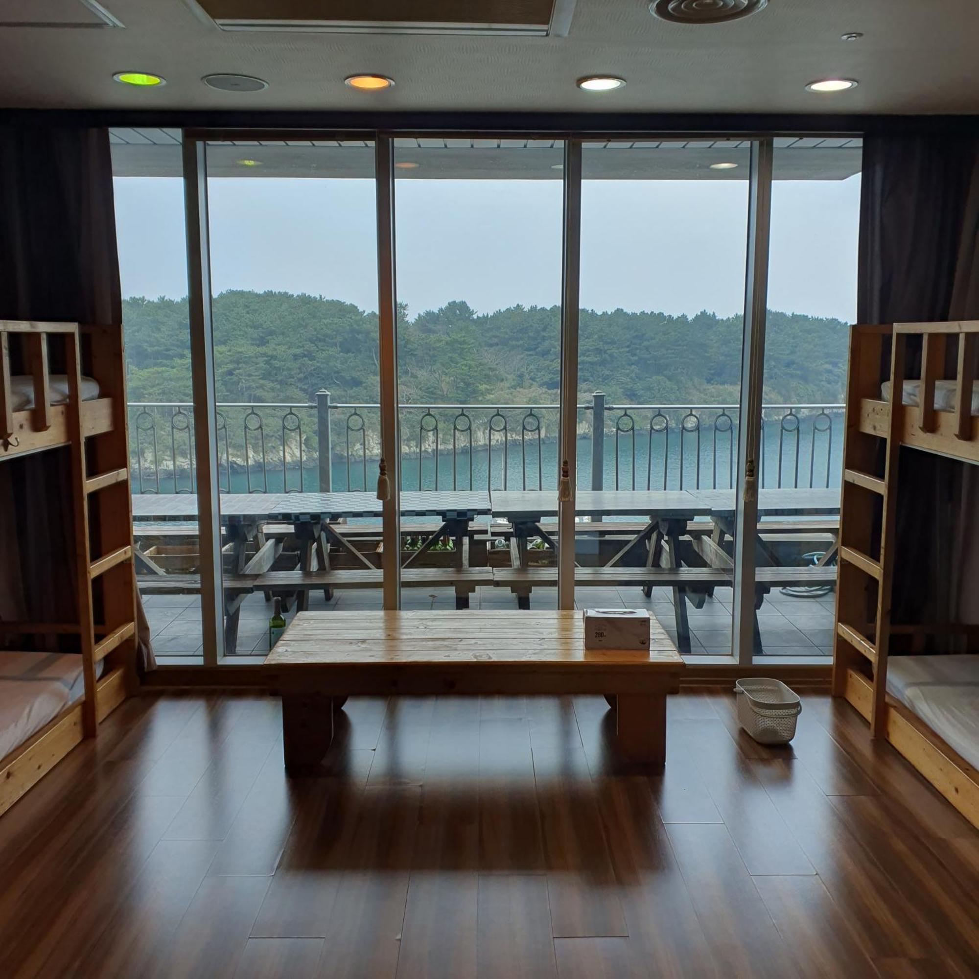 Seom Guesthouse ซอกวีโพ ภายนอก รูปภาพ