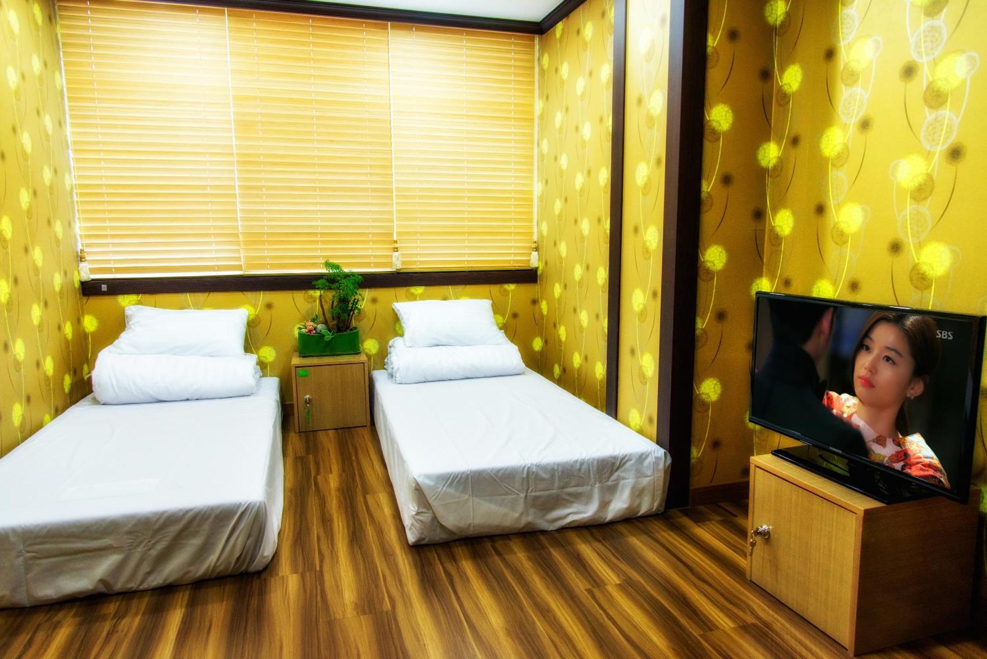 Seom Guesthouse ซอกวีโพ ภายนอก รูปภาพ