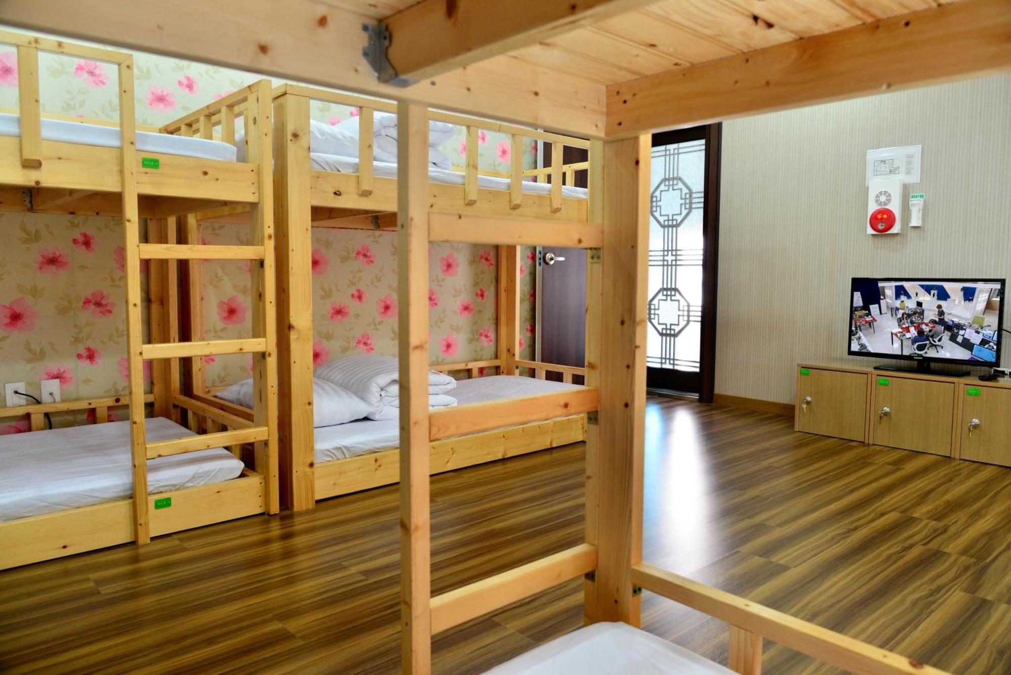 Seom Guesthouse ซอกวีโพ ภายนอก รูปภาพ