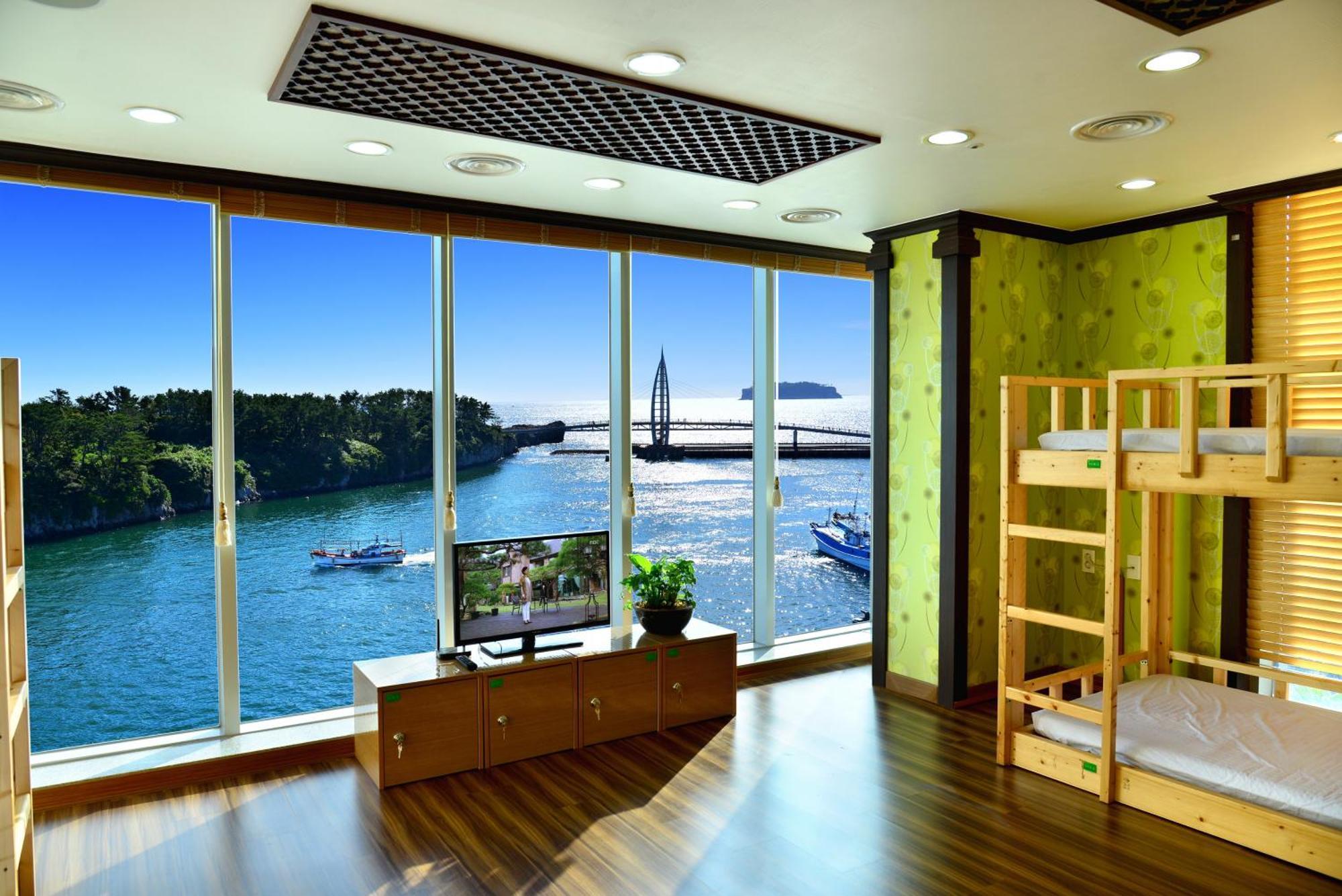 Seom Guesthouse ซอกวีโพ ภายนอก รูปภาพ