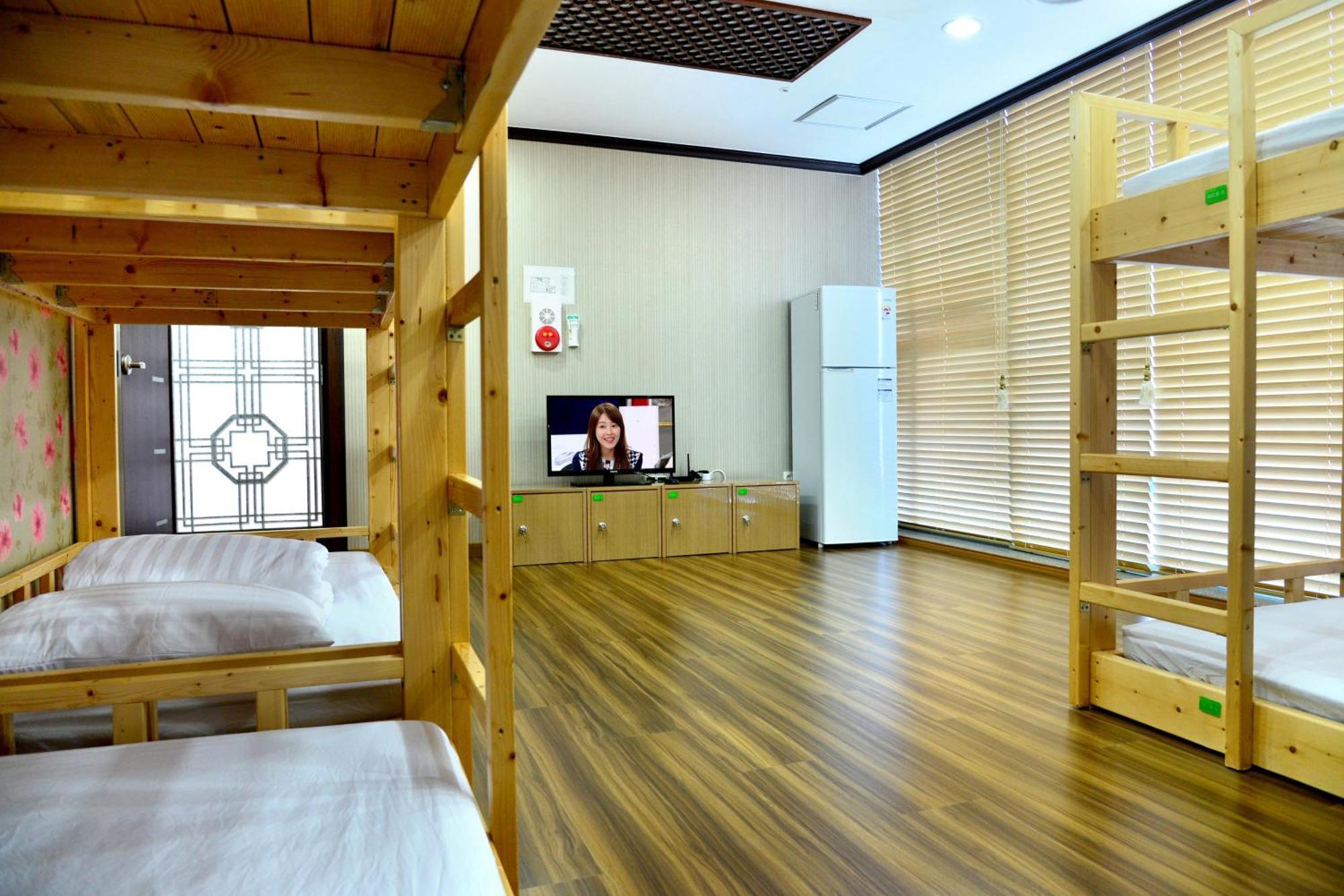 Seom Guesthouse ซอกวีโพ ภายนอก รูปภาพ
