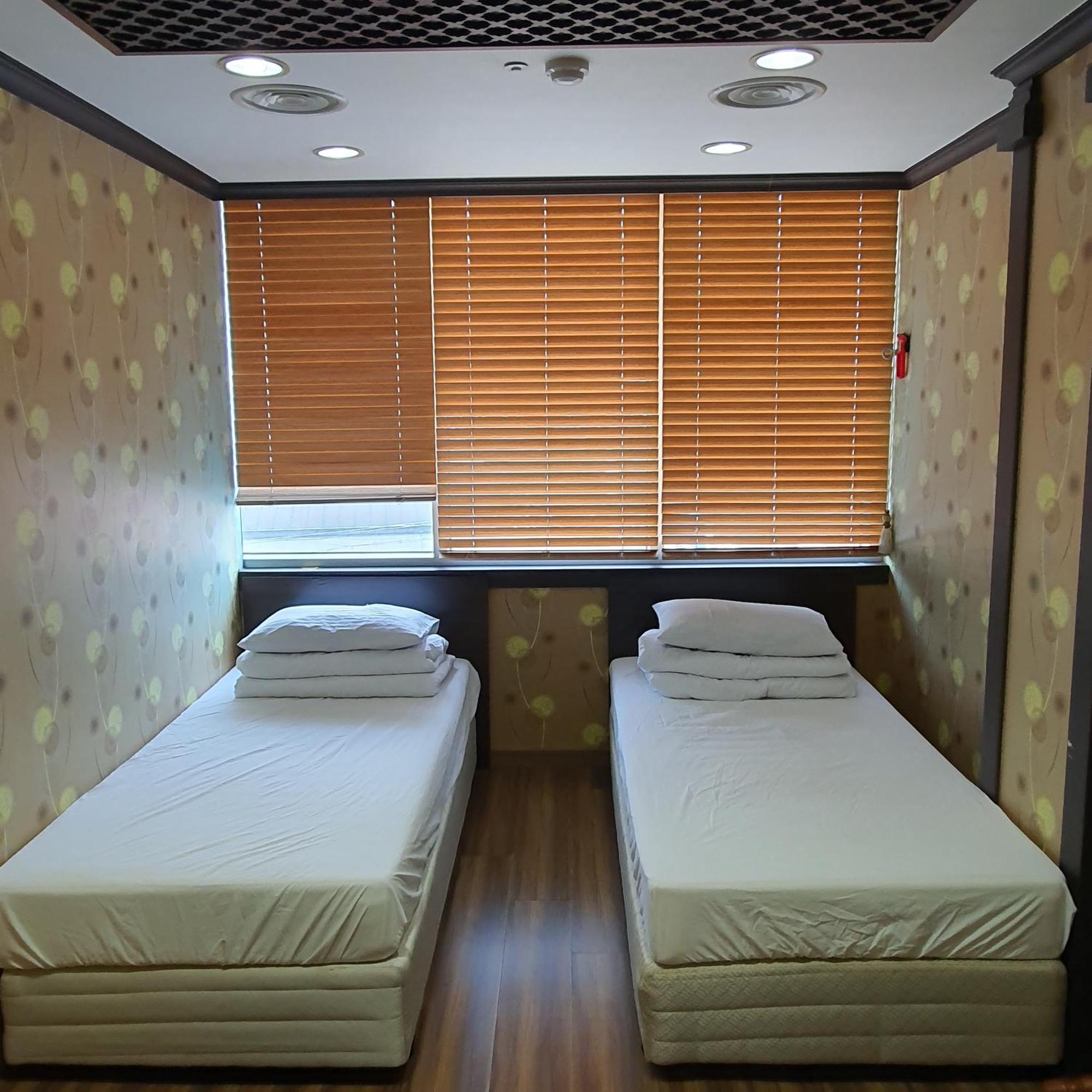 Seom Guesthouse ซอกวีโพ ภายนอก รูปภาพ