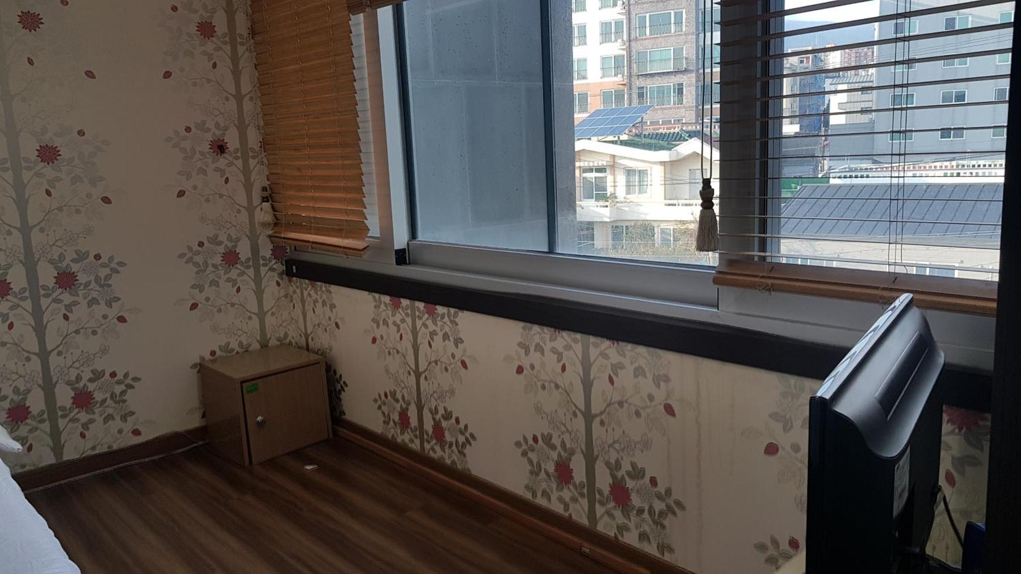 Seom Guesthouse ซอกวีโพ ภายนอก รูปภาพ
