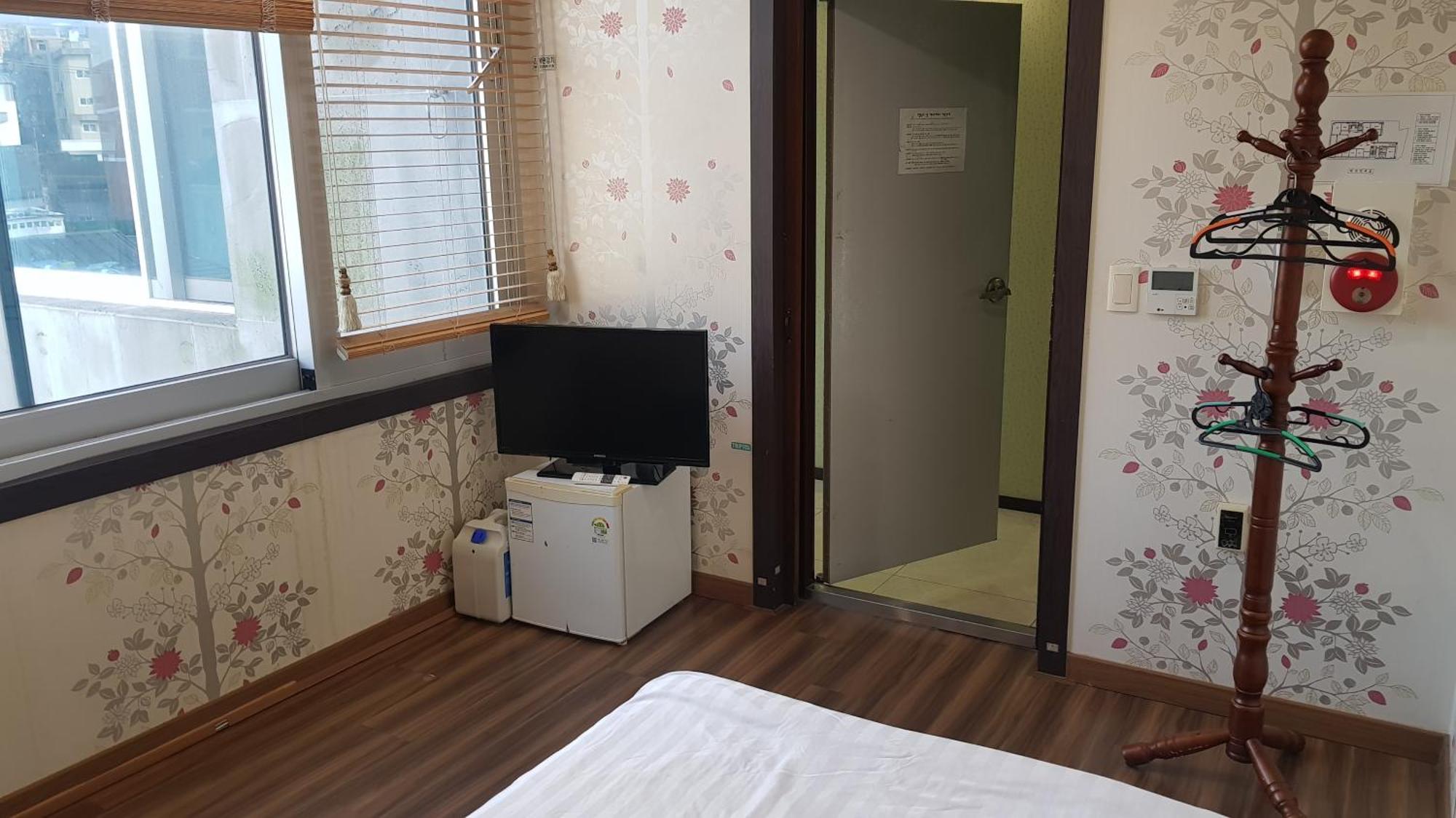 Seom Guesthouse ซอกวีโพ ภายนอก รูปภาพ